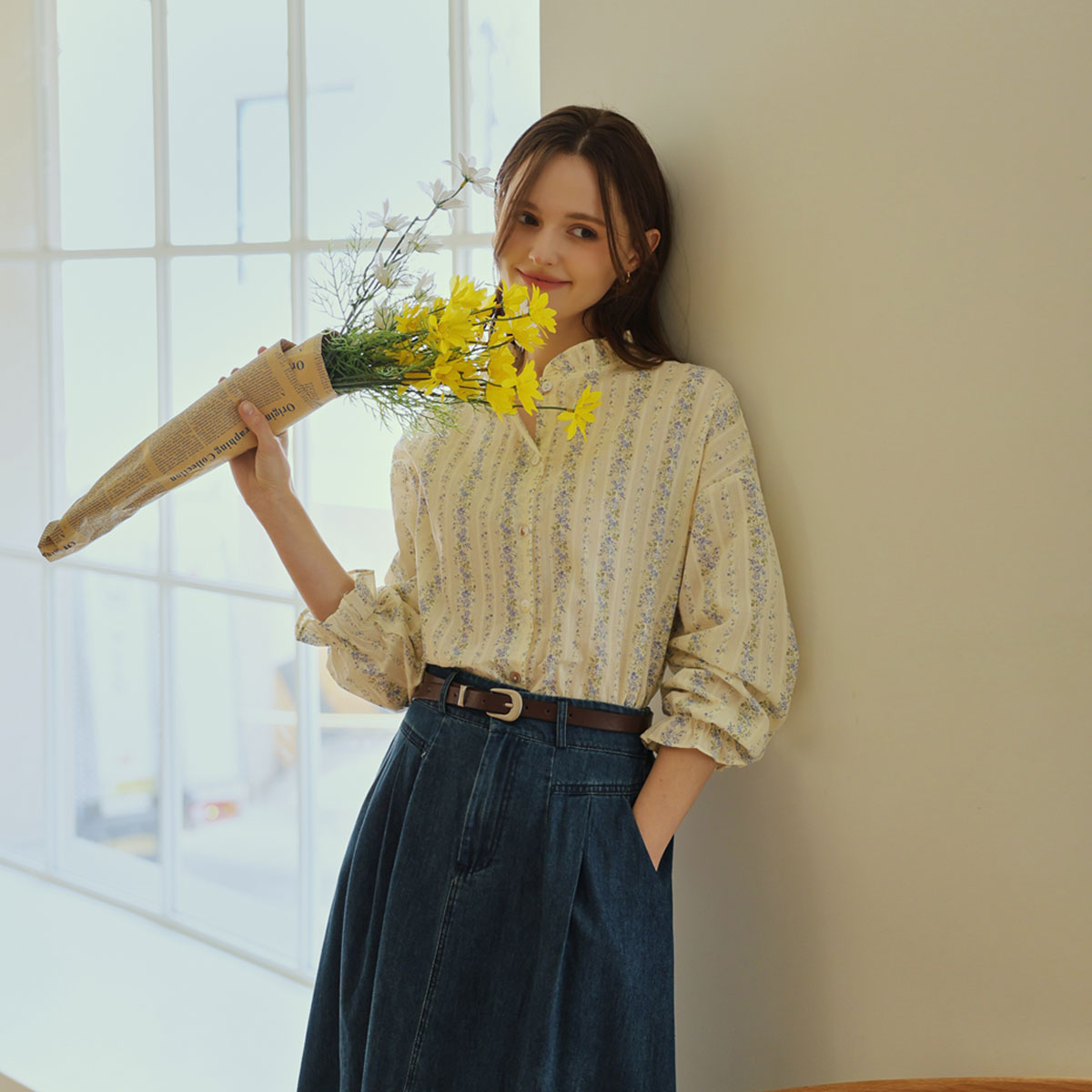 Blue flower frill blouse