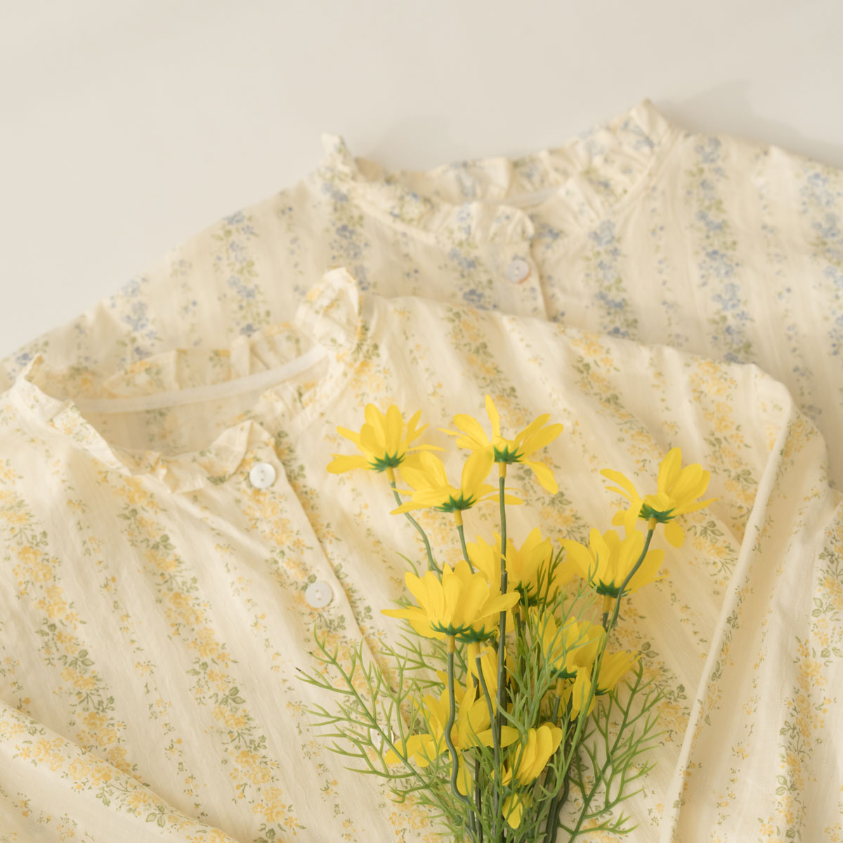 Blue flower frill blouse