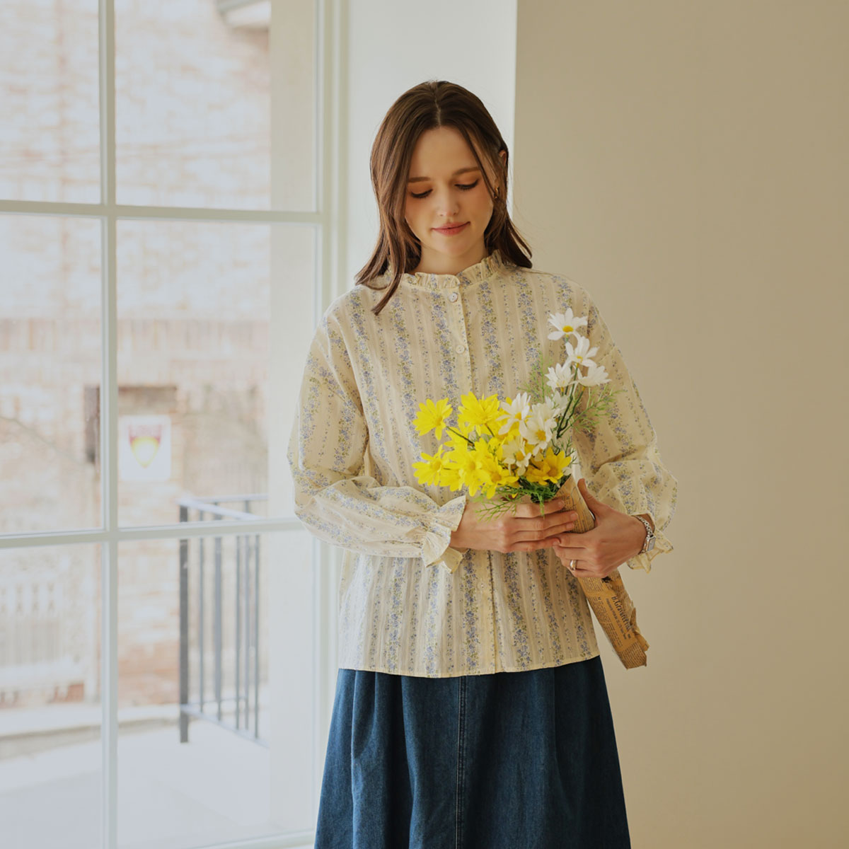 Blue flower frill blouse