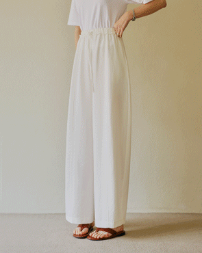 <b>[The Current Trend: Better Fit]</b> Swaying Curved Wide Pants with Cut-out Drawstring