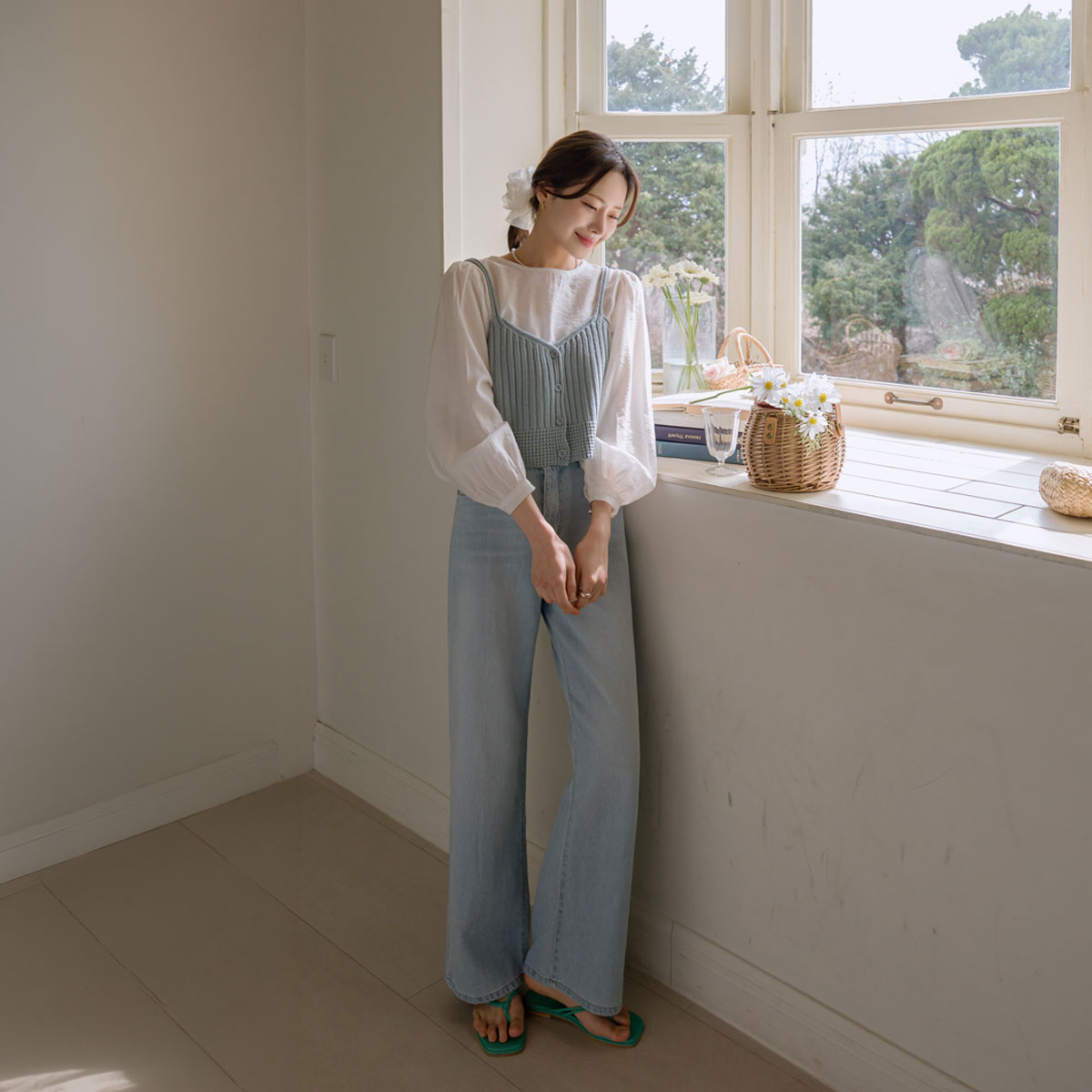 Soft Light Back Elastic Wide Denim Pants