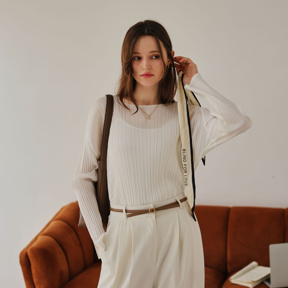 <b>[Made]</b> Charming Pleated Round Slit T-Blouse