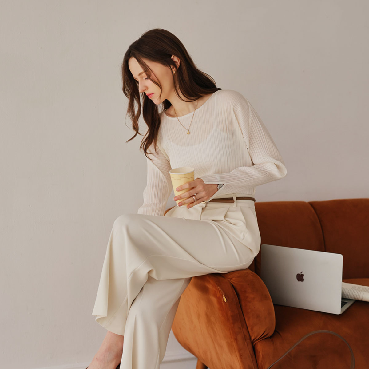 <b>[Made]</b> Charming Pleated Round Slit T-Blouse