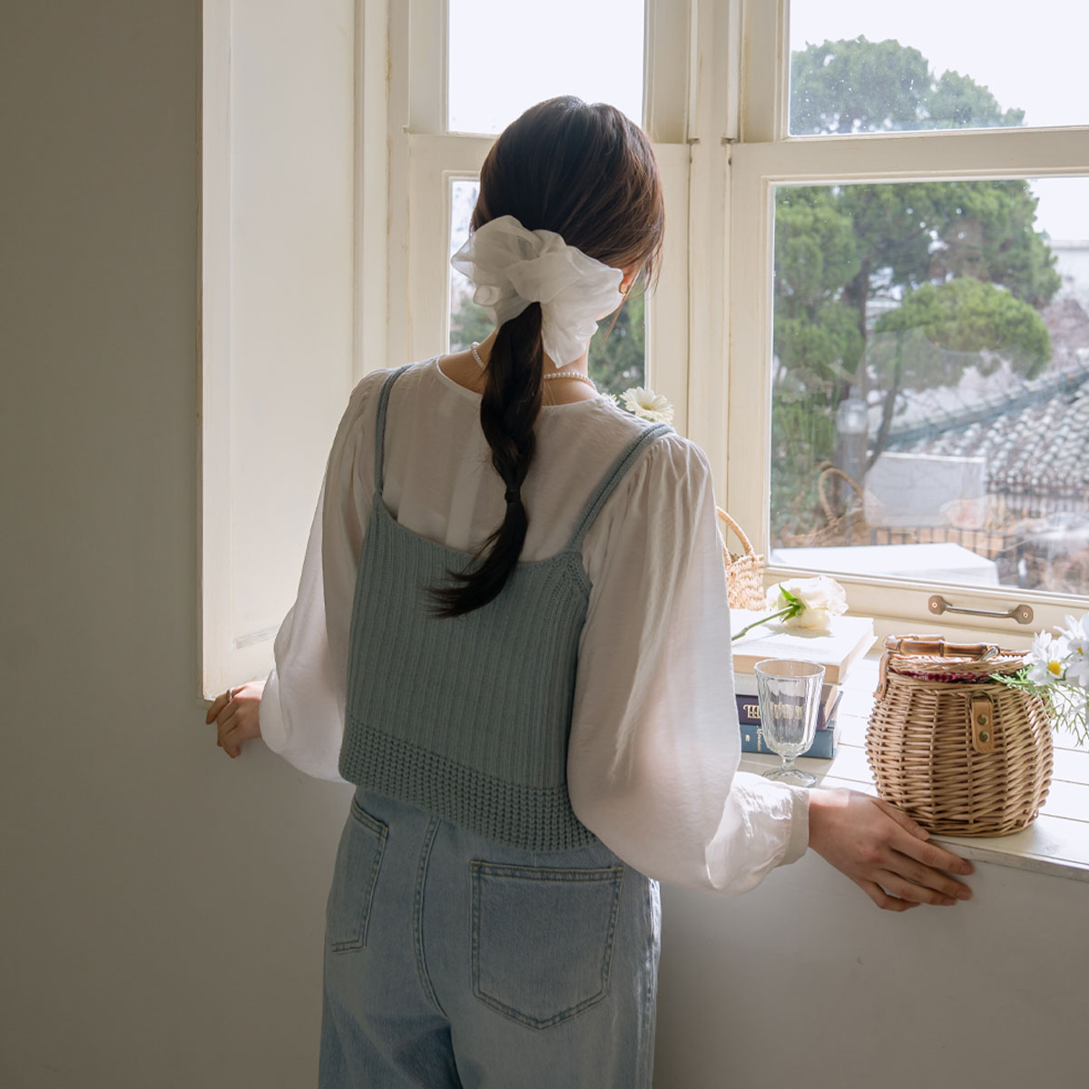 Cropped bustier knit