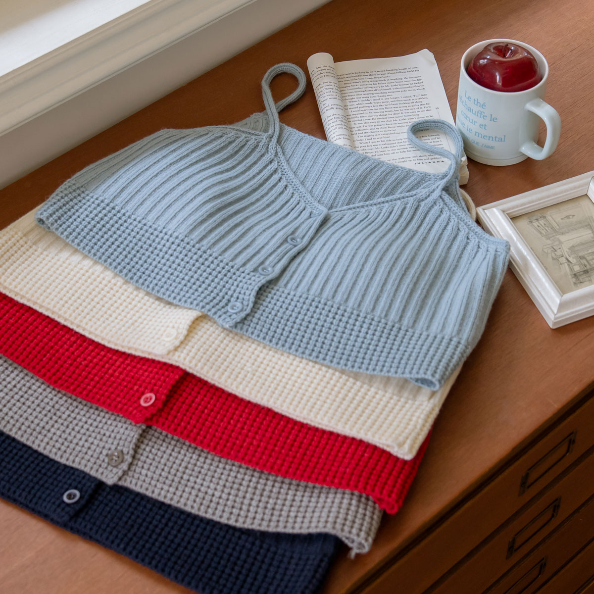 Cropped bustier knit