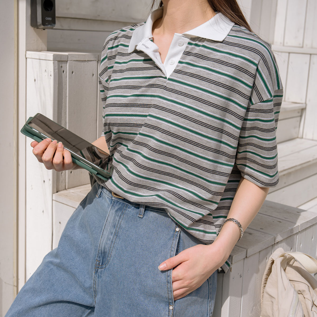 Colored striped collared short-sleeve tee