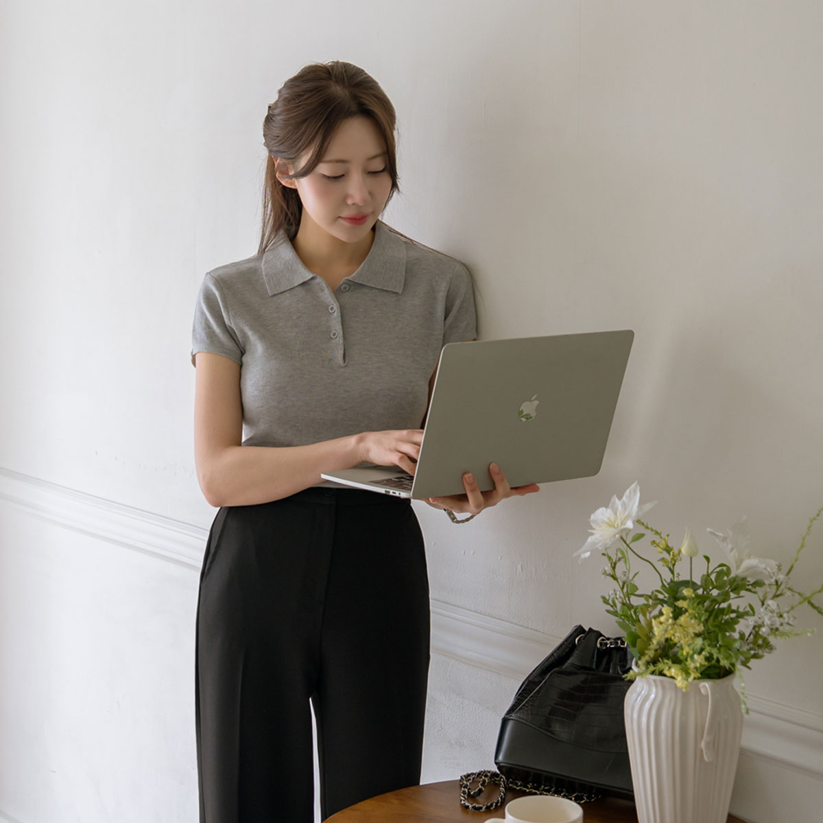 Soft cap sleeve collar knit