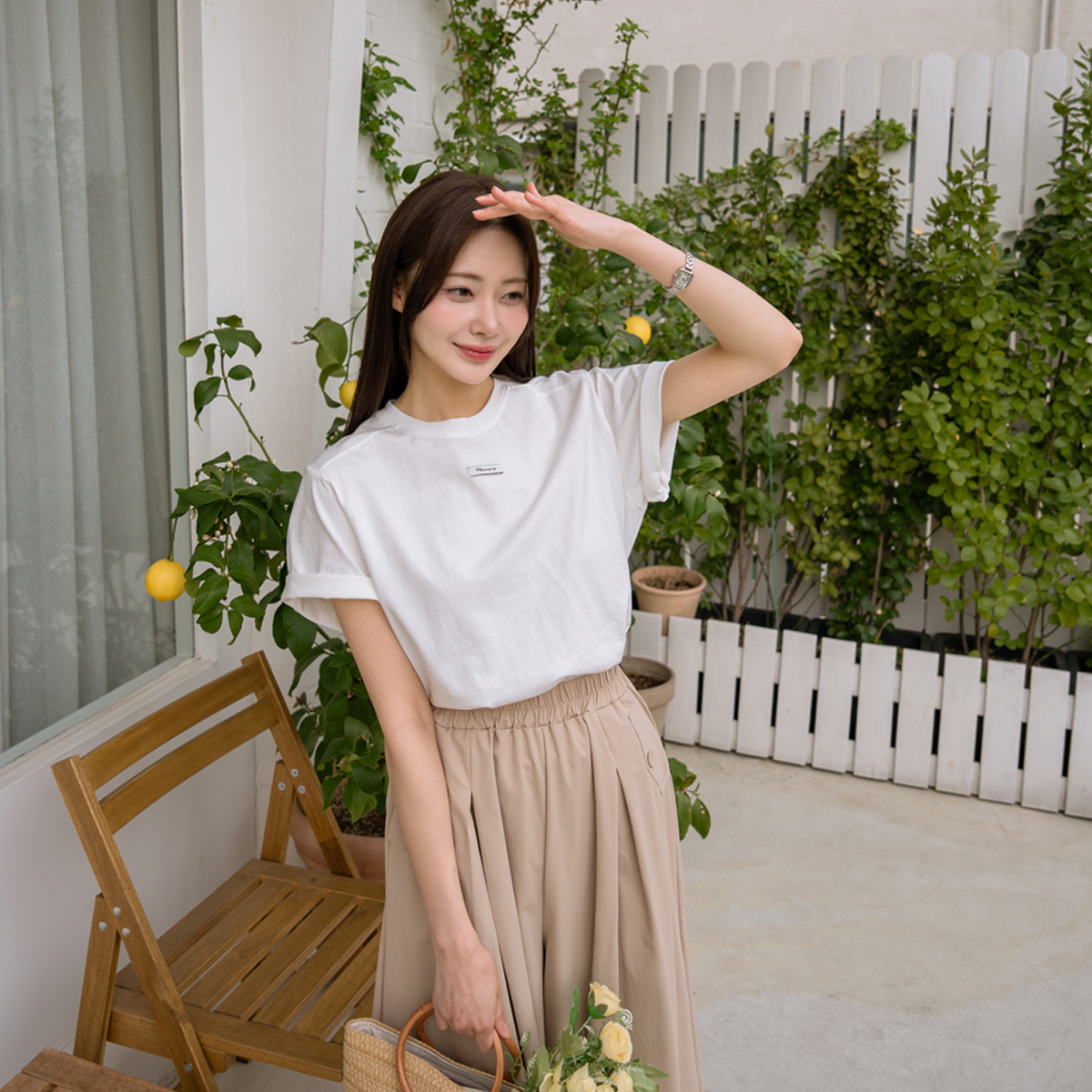 Front patch cut short T-shirts