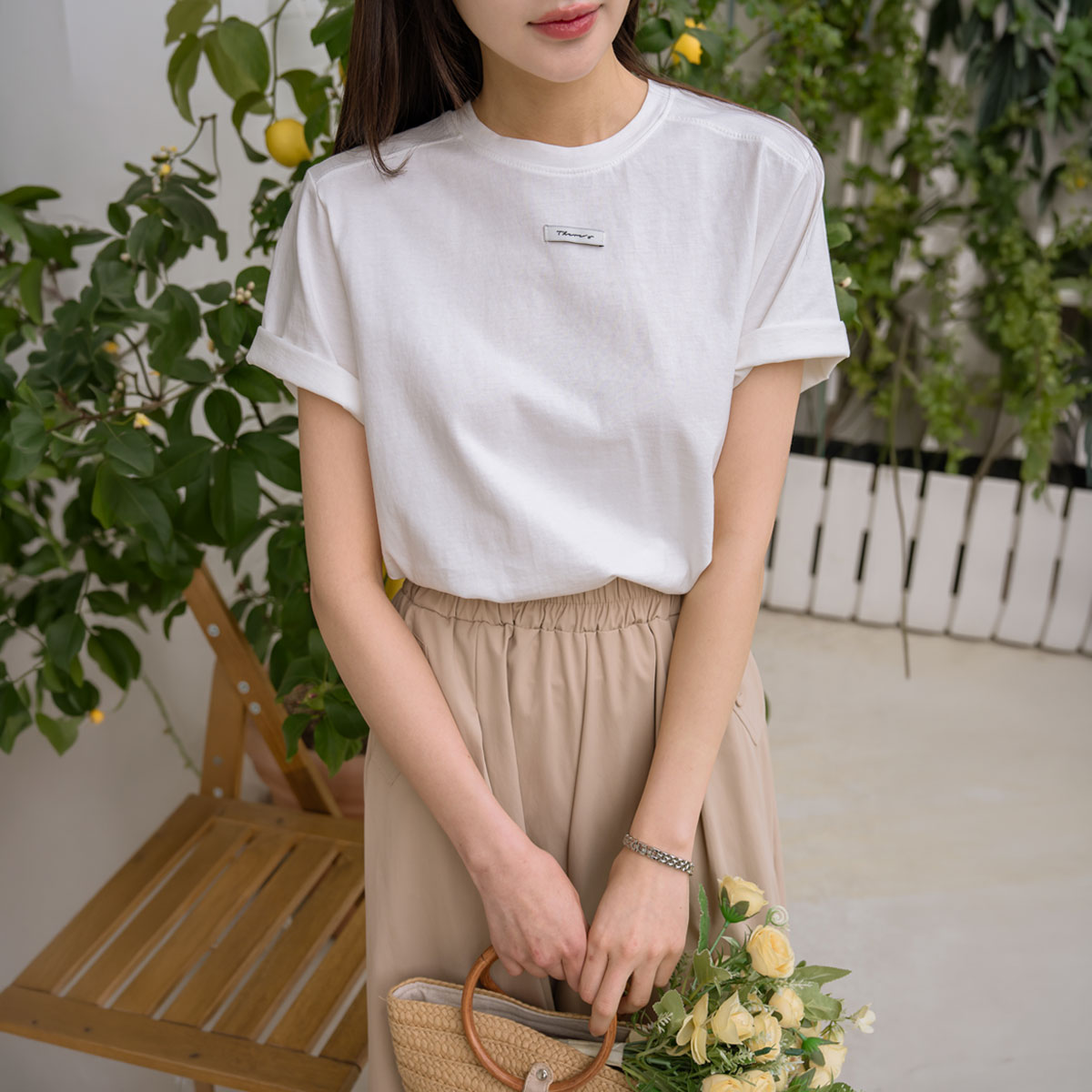 Front patch cut short T-shirts