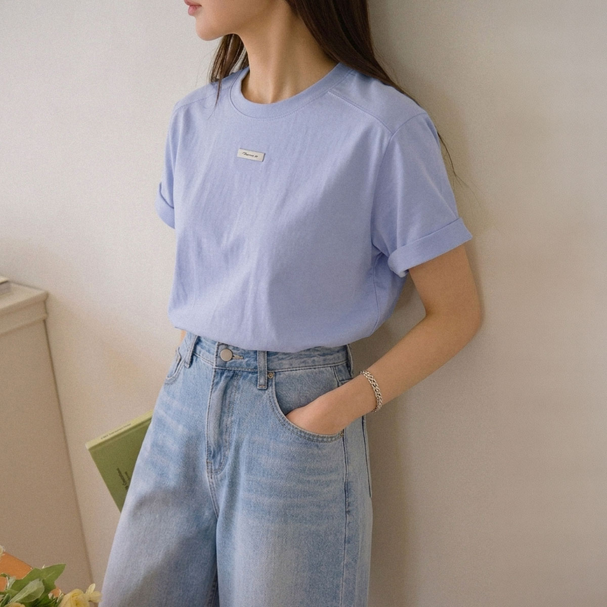 Front patch cut short T-shirts