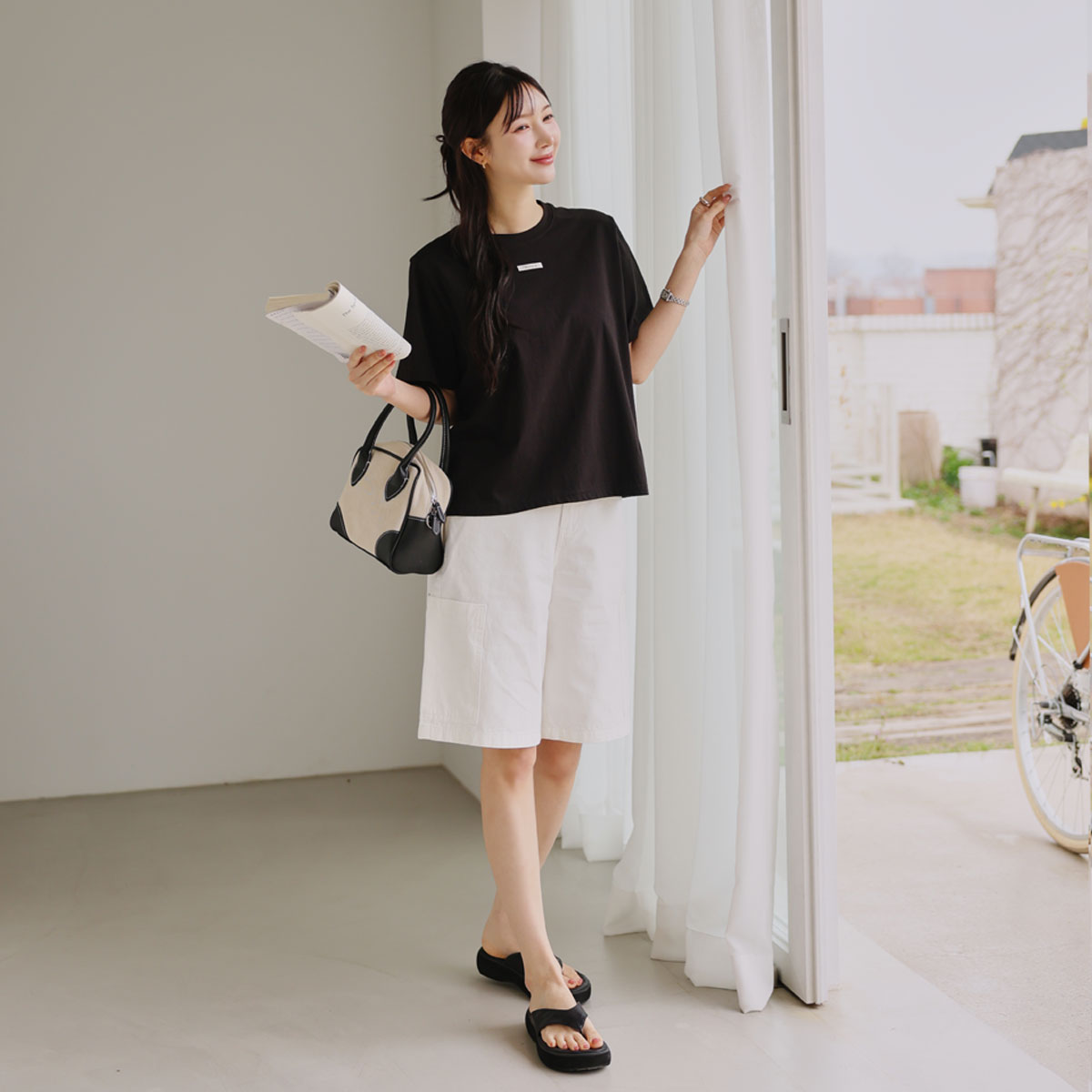 Front patch cut short T-shirts