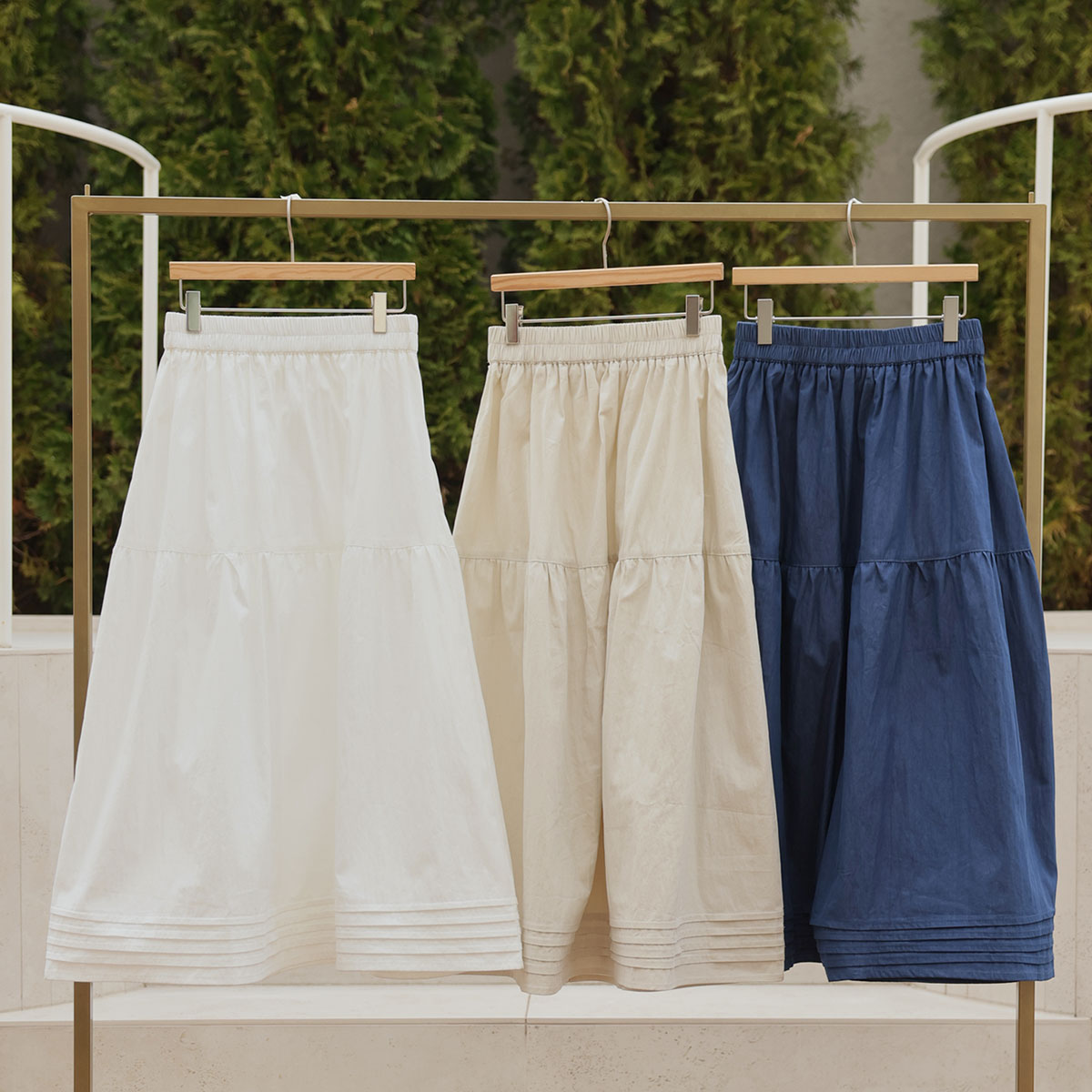 Pintuck banding tiered skirt