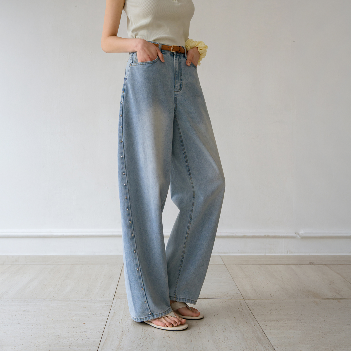 Studded point barrel fit denim pants