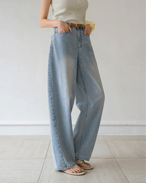 Studded point barrel fit denim pants