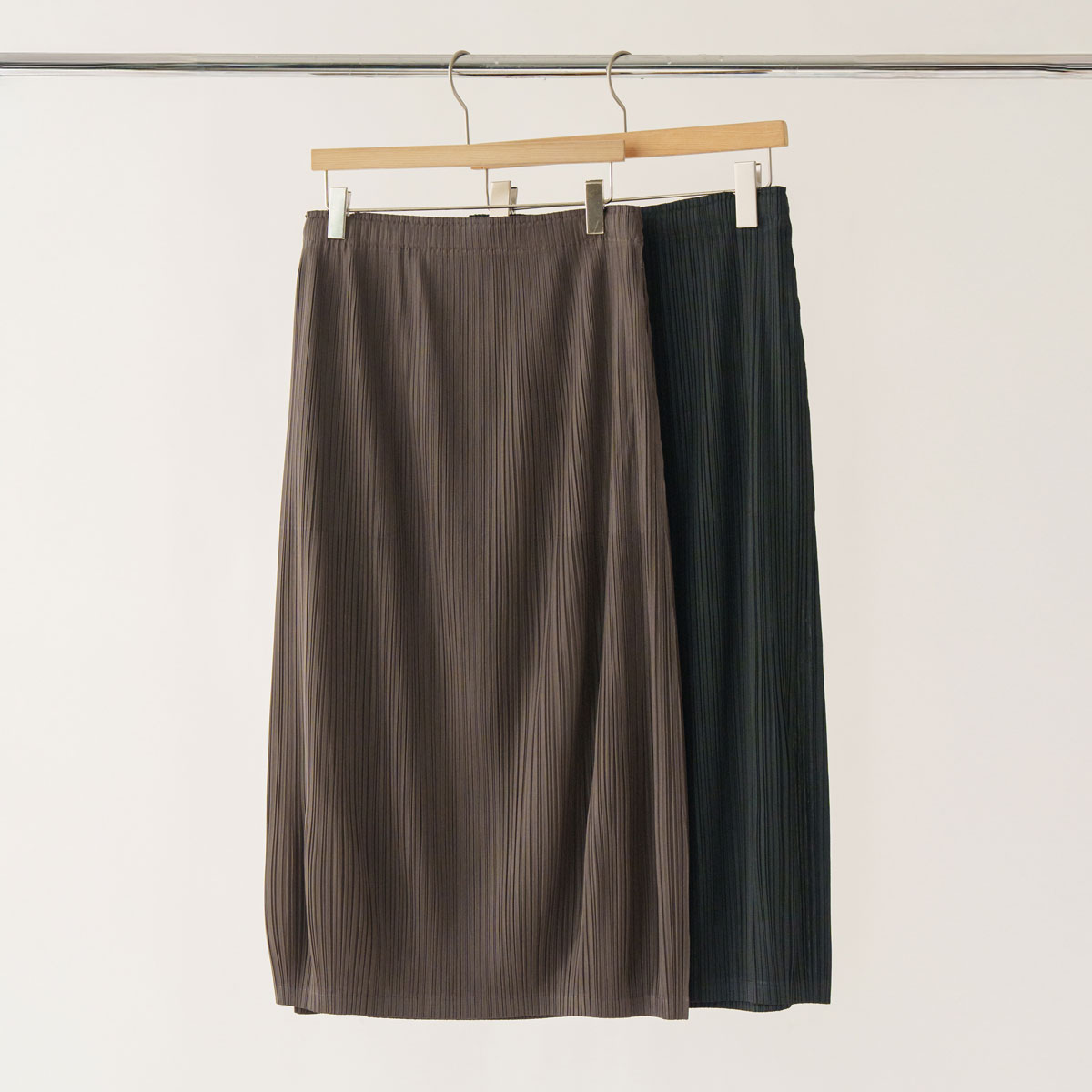 <b>[Multi-purpose Styling Item/High Quality][Made]</b> Grace Pleats Simple Wrap Slit Skirt