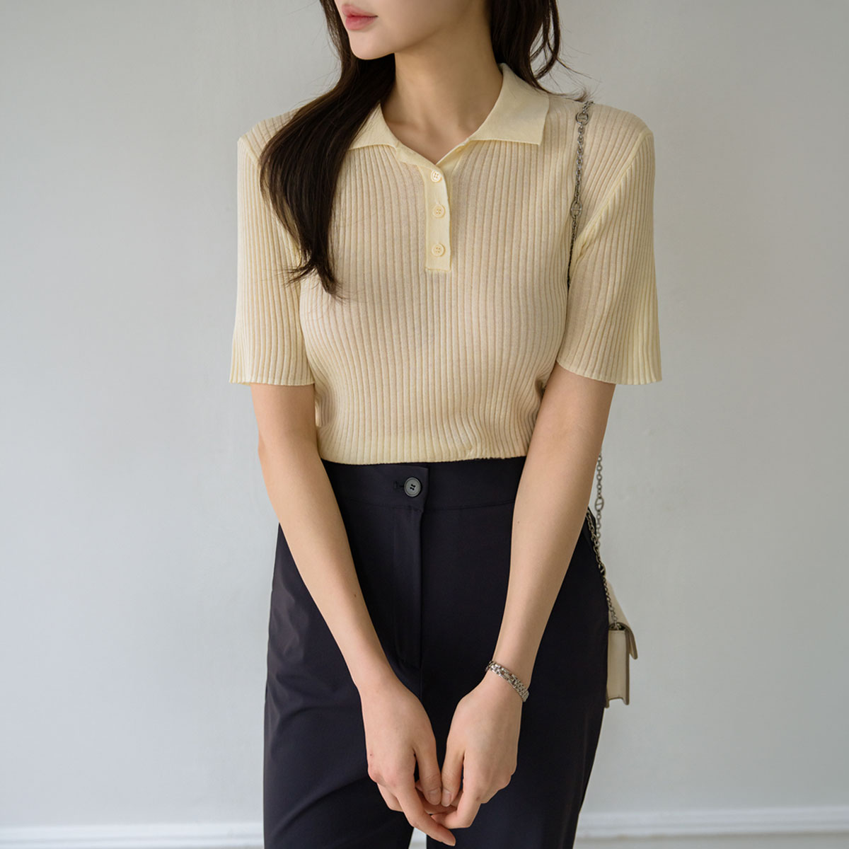 Slim ribbed collared short-sleeve knit
