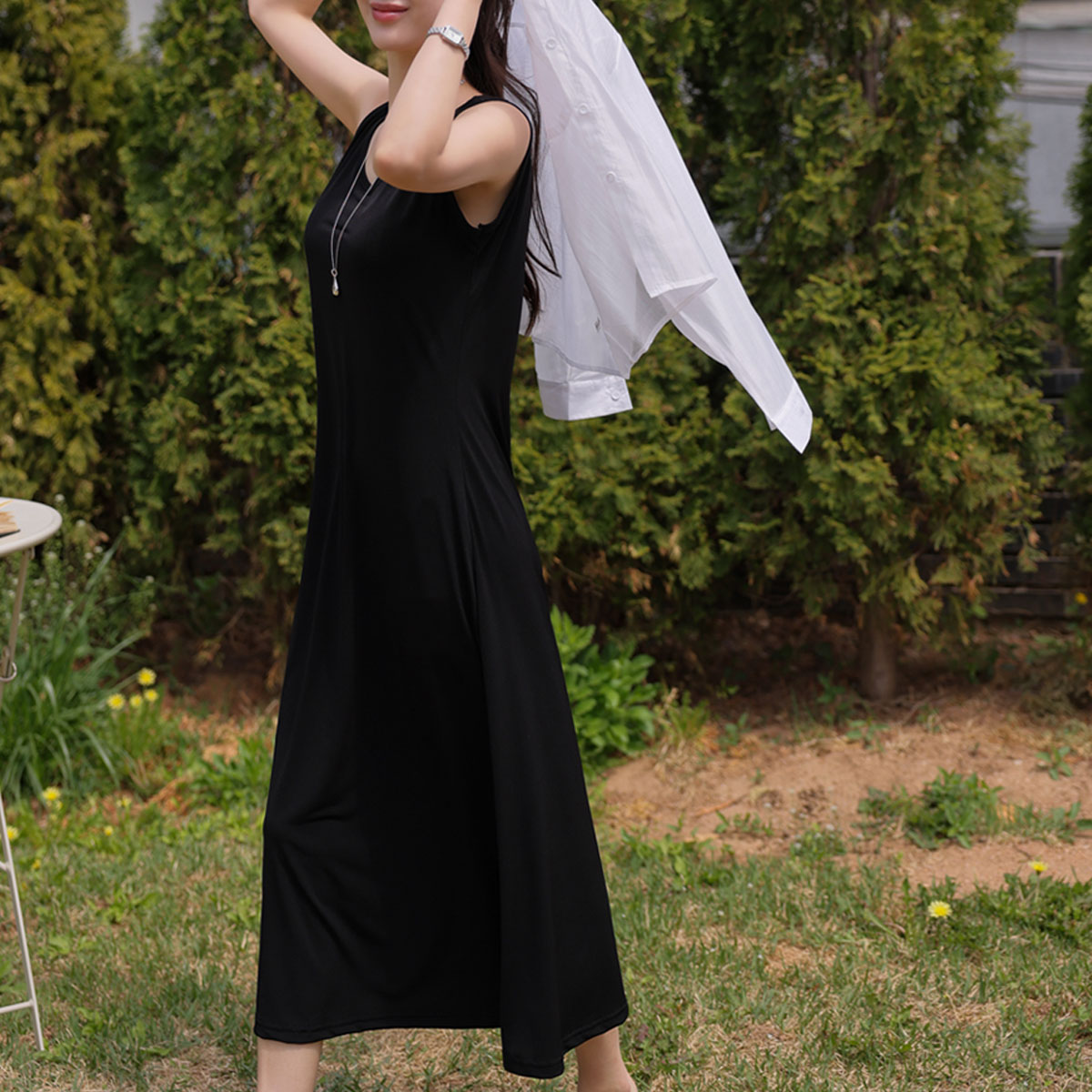 <b>[Made]</b> Classic Cool Slim Line Flare Sleeveless Dress