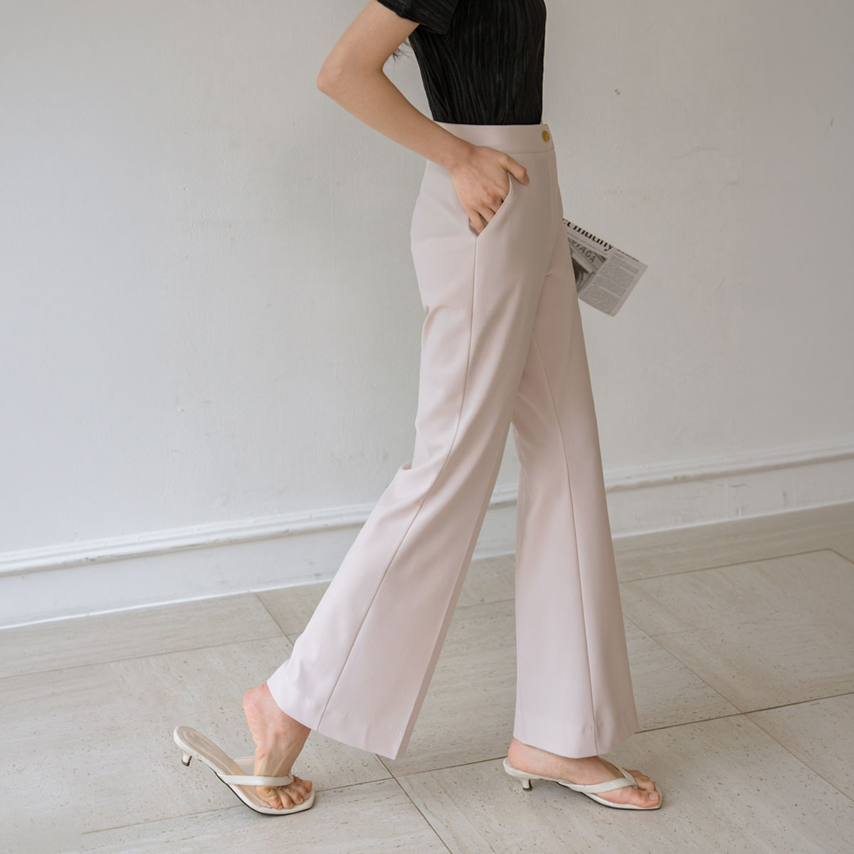 <b>[Made]</b> Mochi Chewy Elastic Waist Semi-Bootcut Slacks