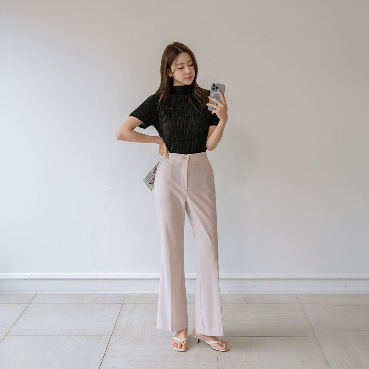 <b>[Made]</b> Mochi Chewy Elastic Waist Semi-Bootcut Slacks
