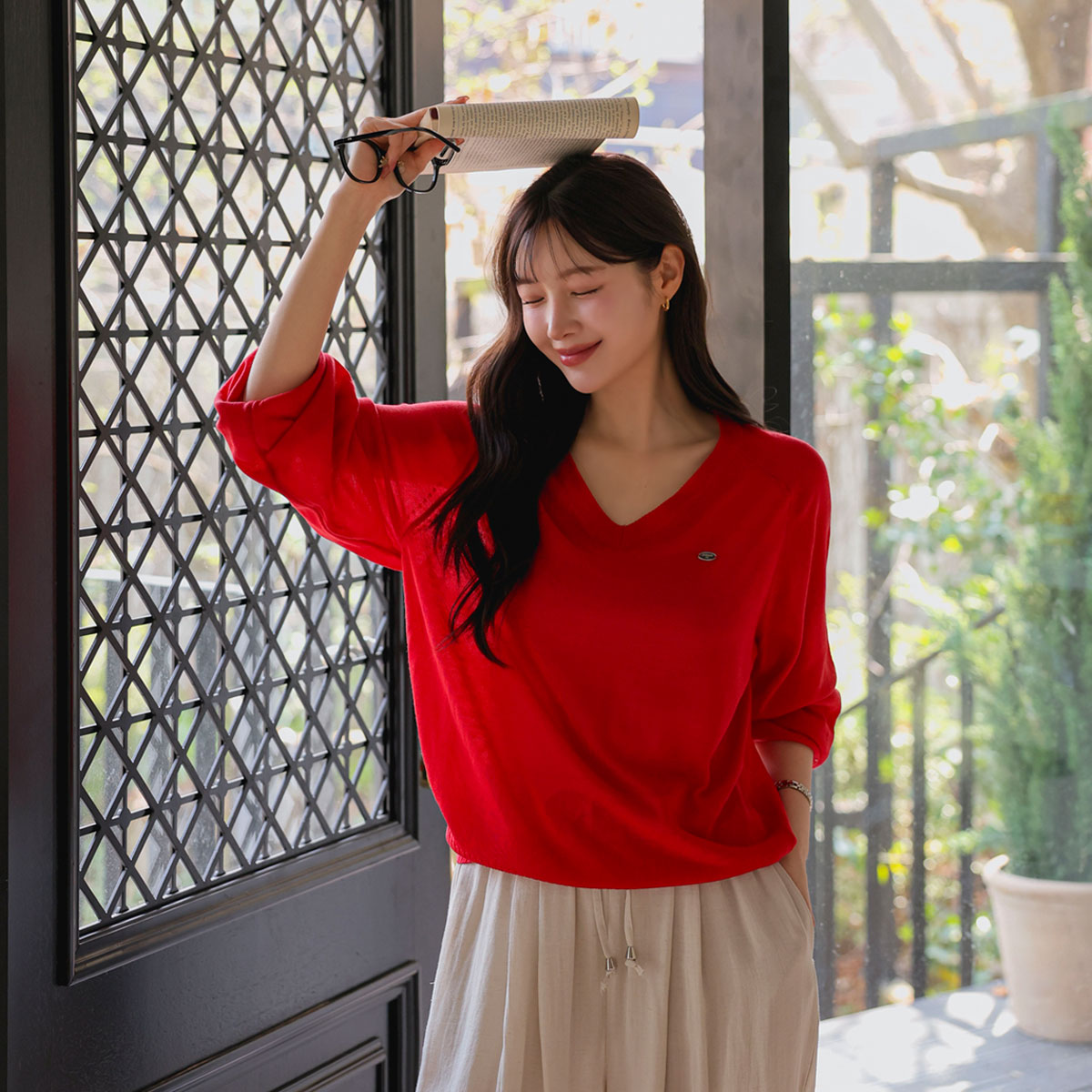 pendant V-neck cooling knit