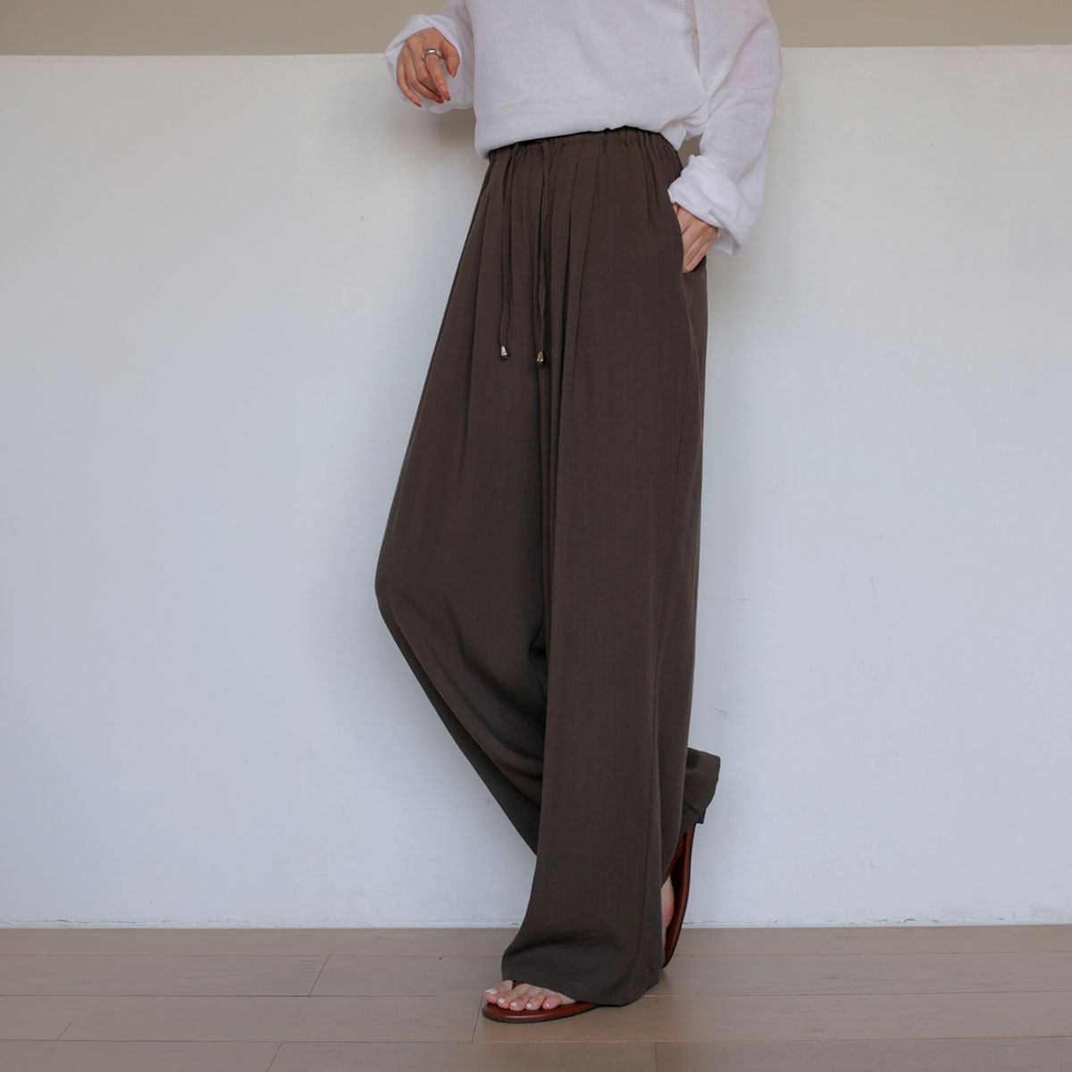 Cooling Two-Pin Tuck Linen Wide Pants