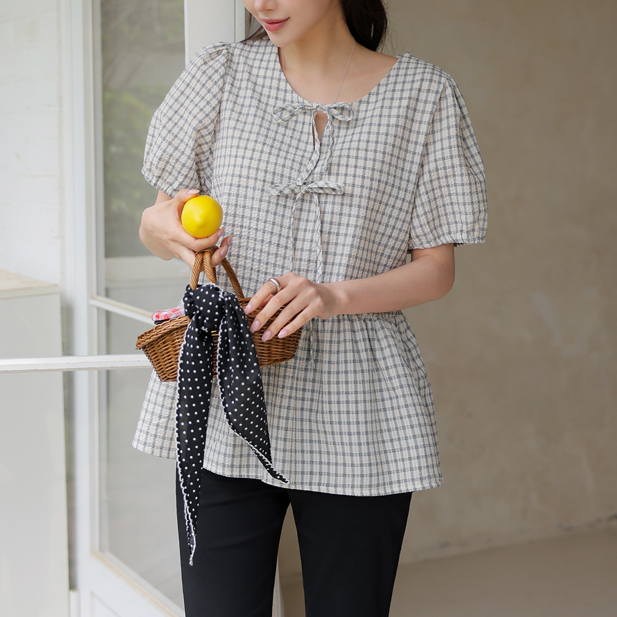 <b>[Wrinkle-free/Body shape coverage/Lightweight][Made]</b> Ribbon Tie Check Blouse