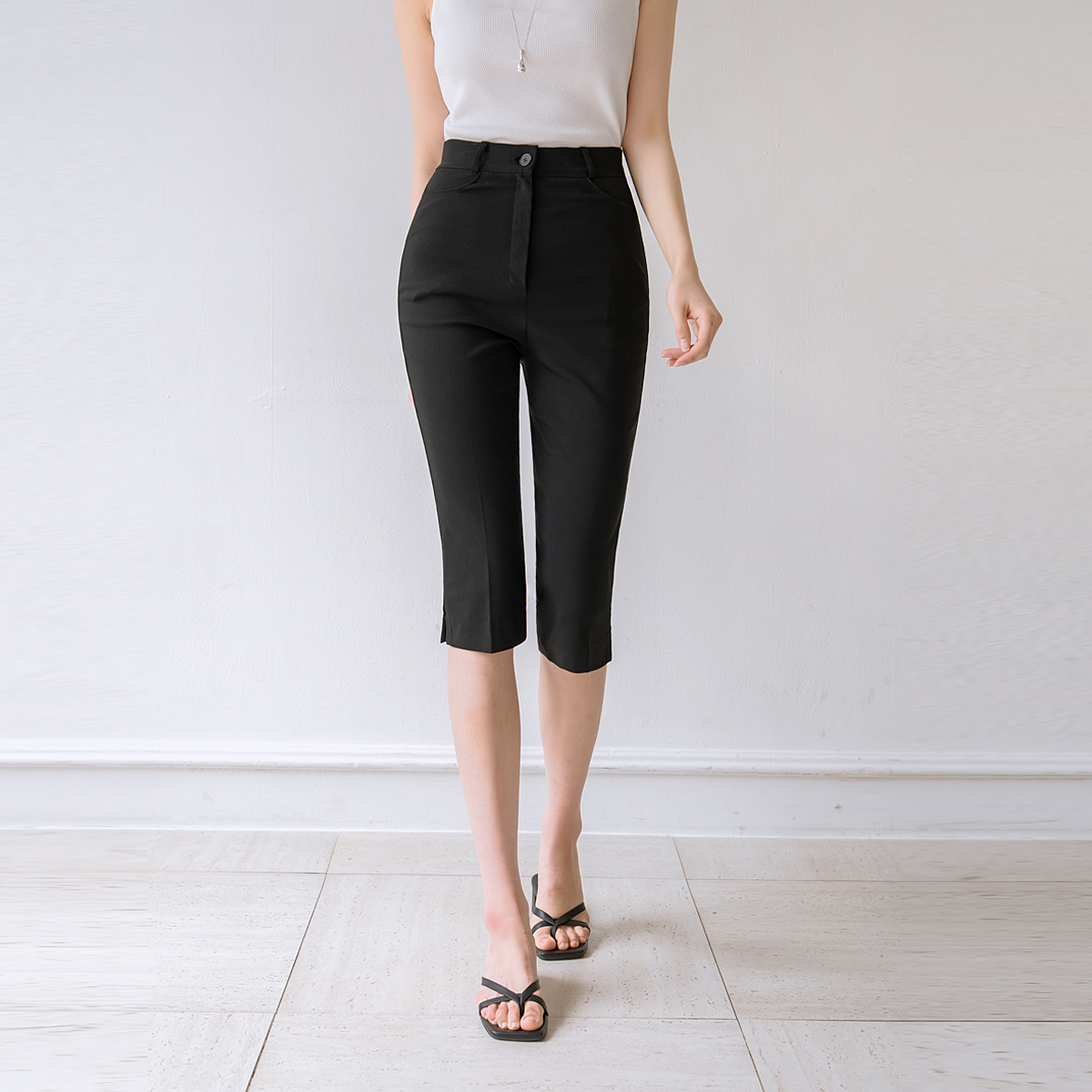 <b>[Made]</b> Summer's Spandex Capri Slit Pants