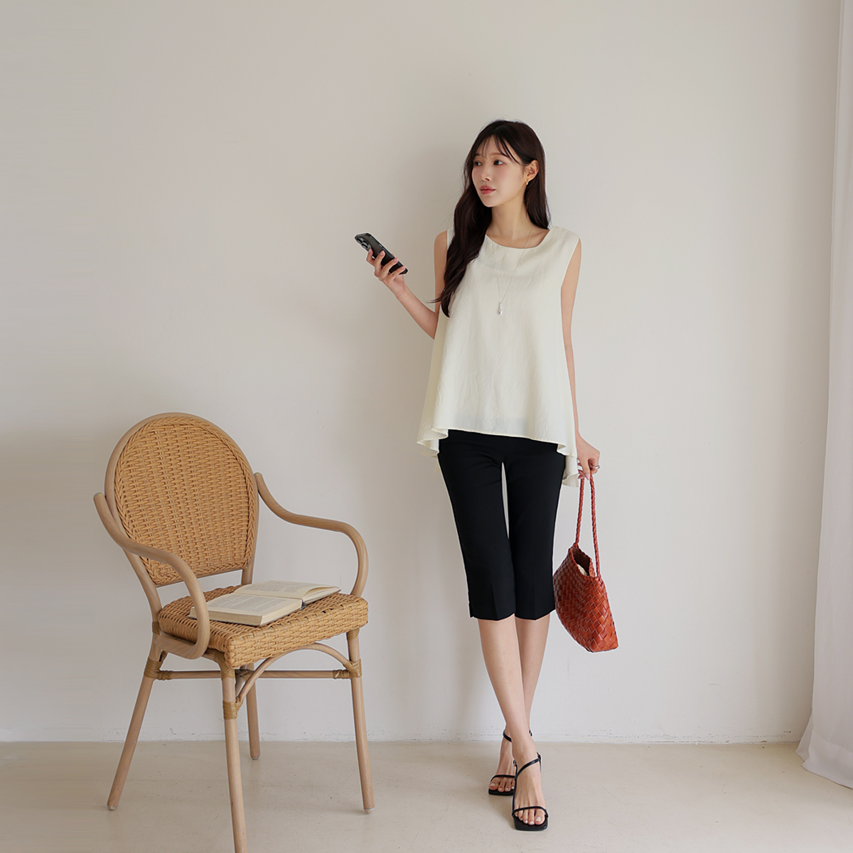 <b>[Made]</b> Summer's Spandex Capri Slit Pants