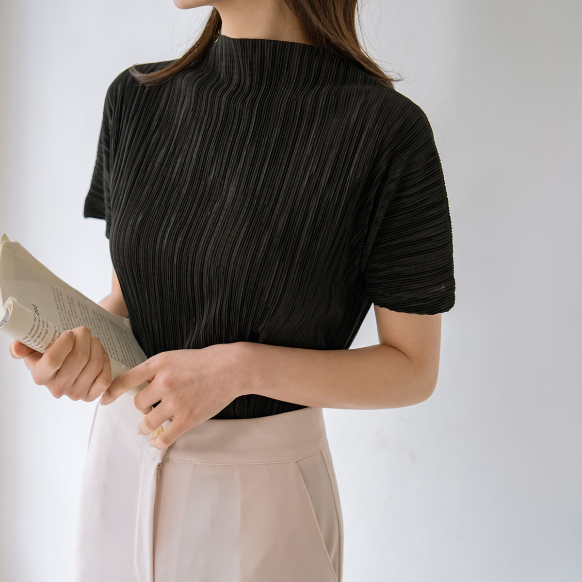 <b>[Effortless Chic/Comfort][Made]</b> Shy Girl Pleats Boat Neck T-Blouse