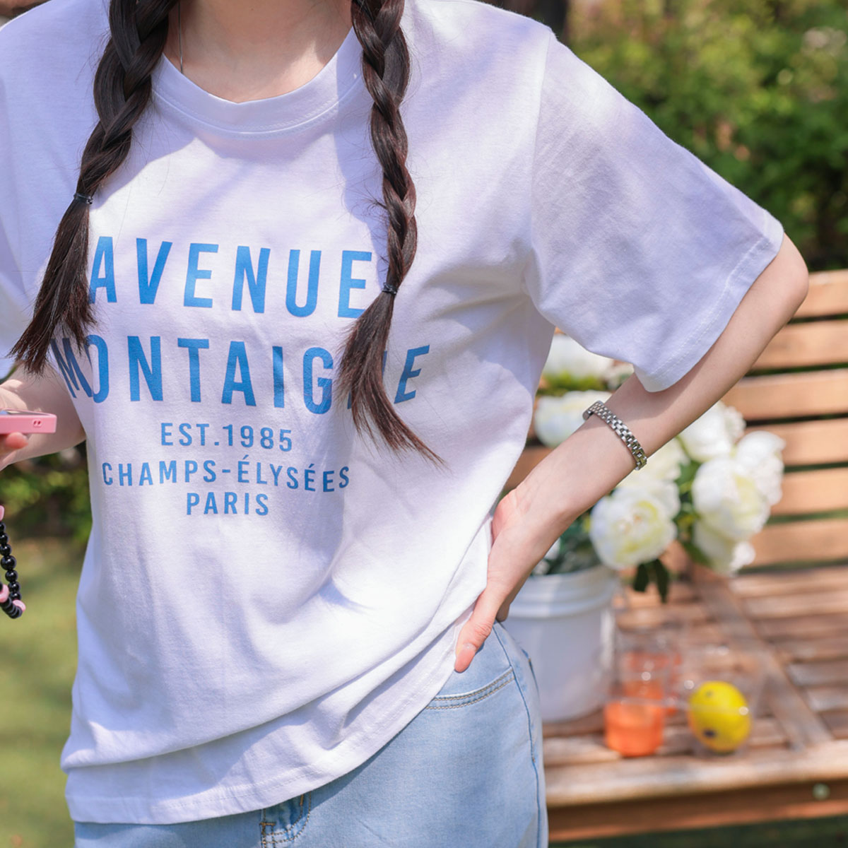 Avenue Font Short T-shirts