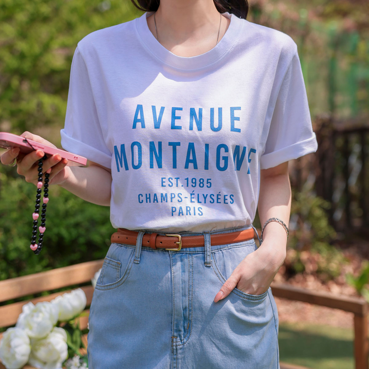 Avenue Font Short T-shirts