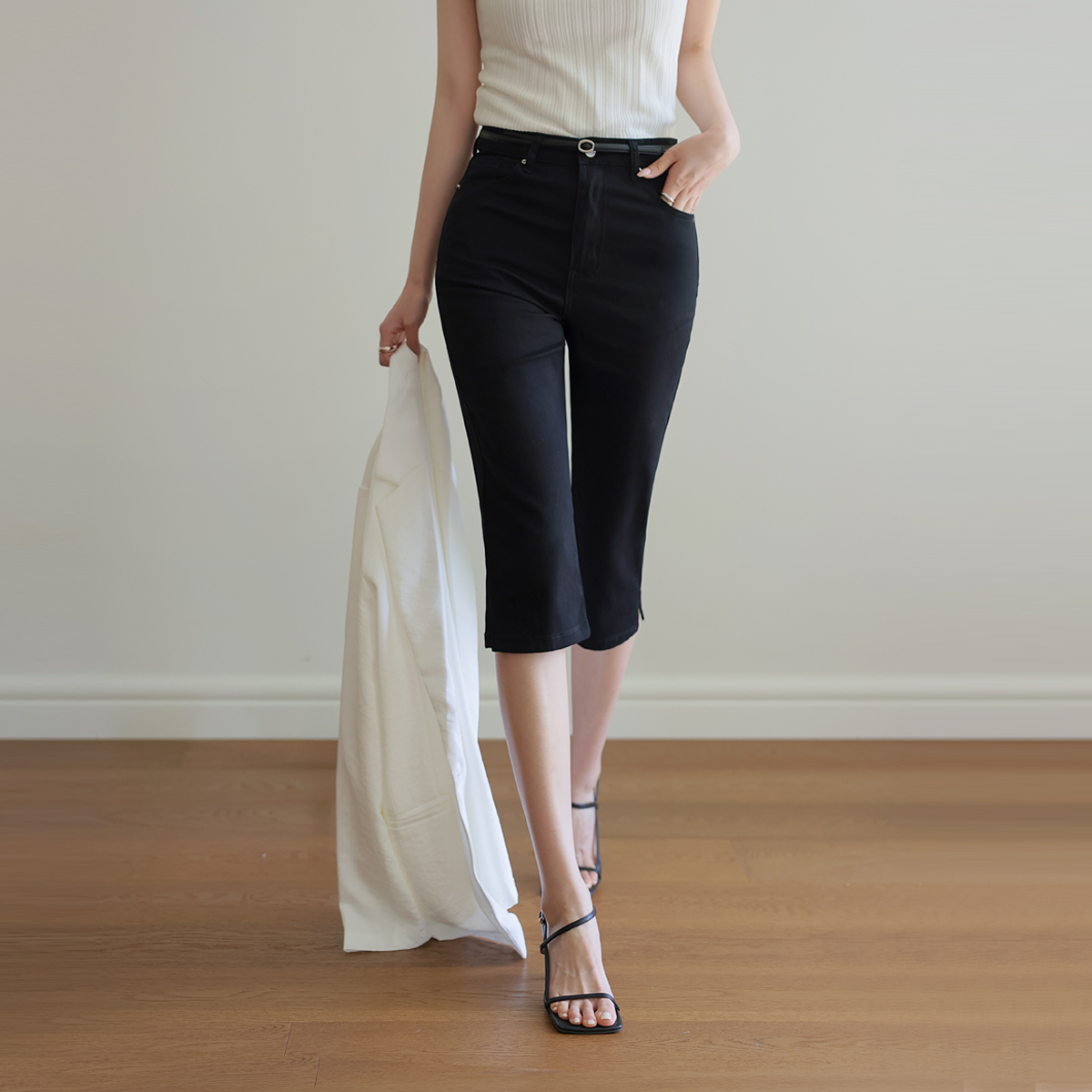 Airy Soft Lyocell Capri Pants