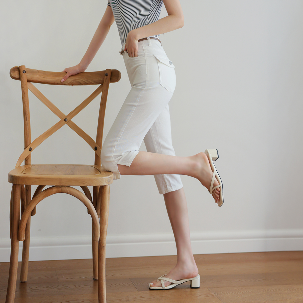 Airy Soft Lyocell Capri Pants