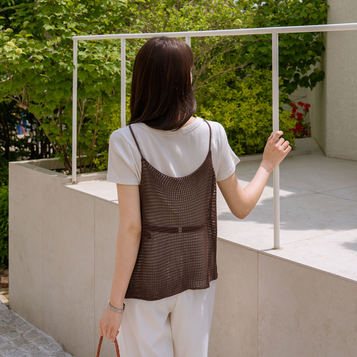 Net button slit bustier knit