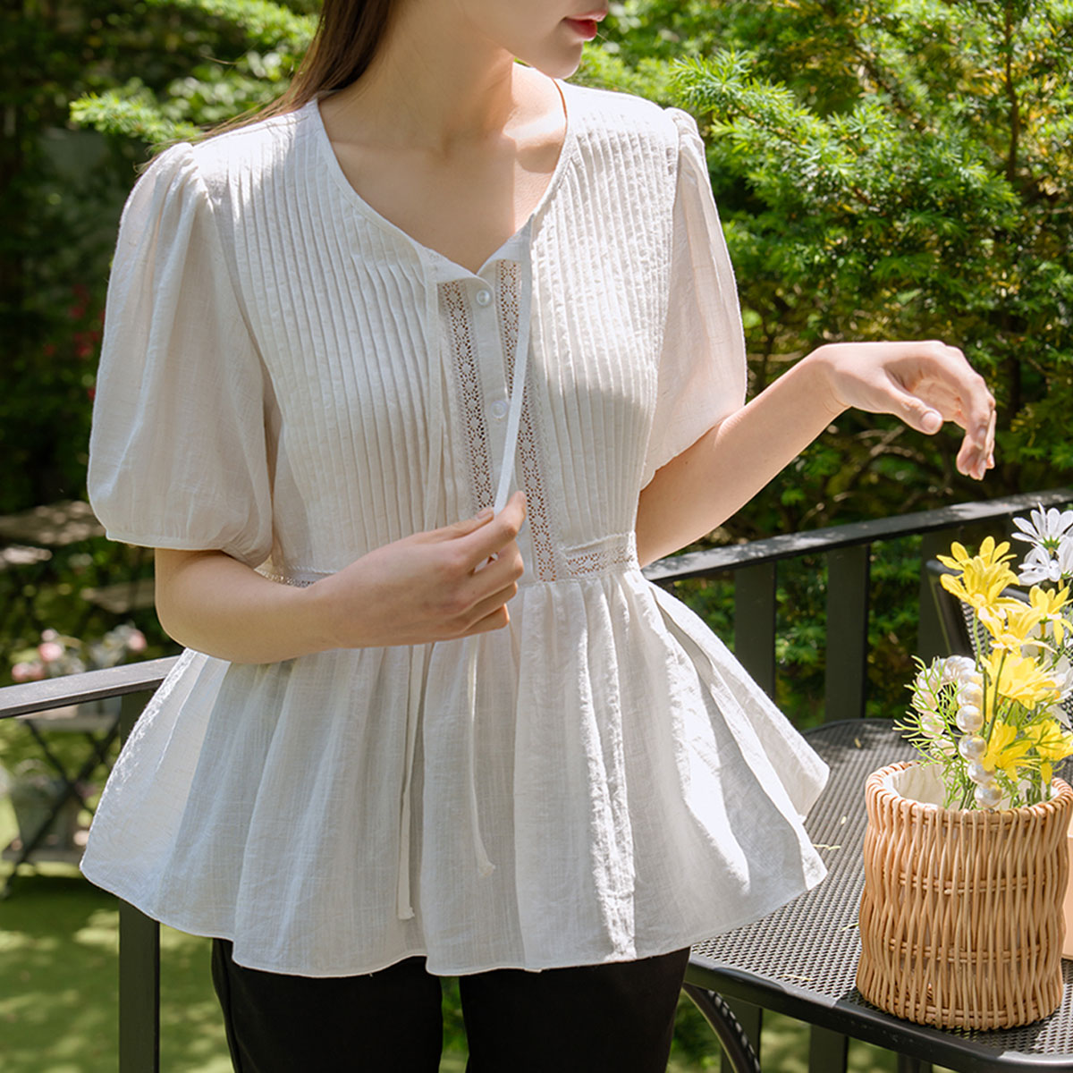 <b>[Made]</b> Pure Lace Pintuck Shirring Blouse