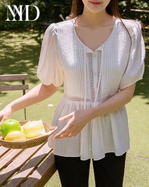 <b>[Made]</b> Pure Lace Pintuck Shirring Blouse