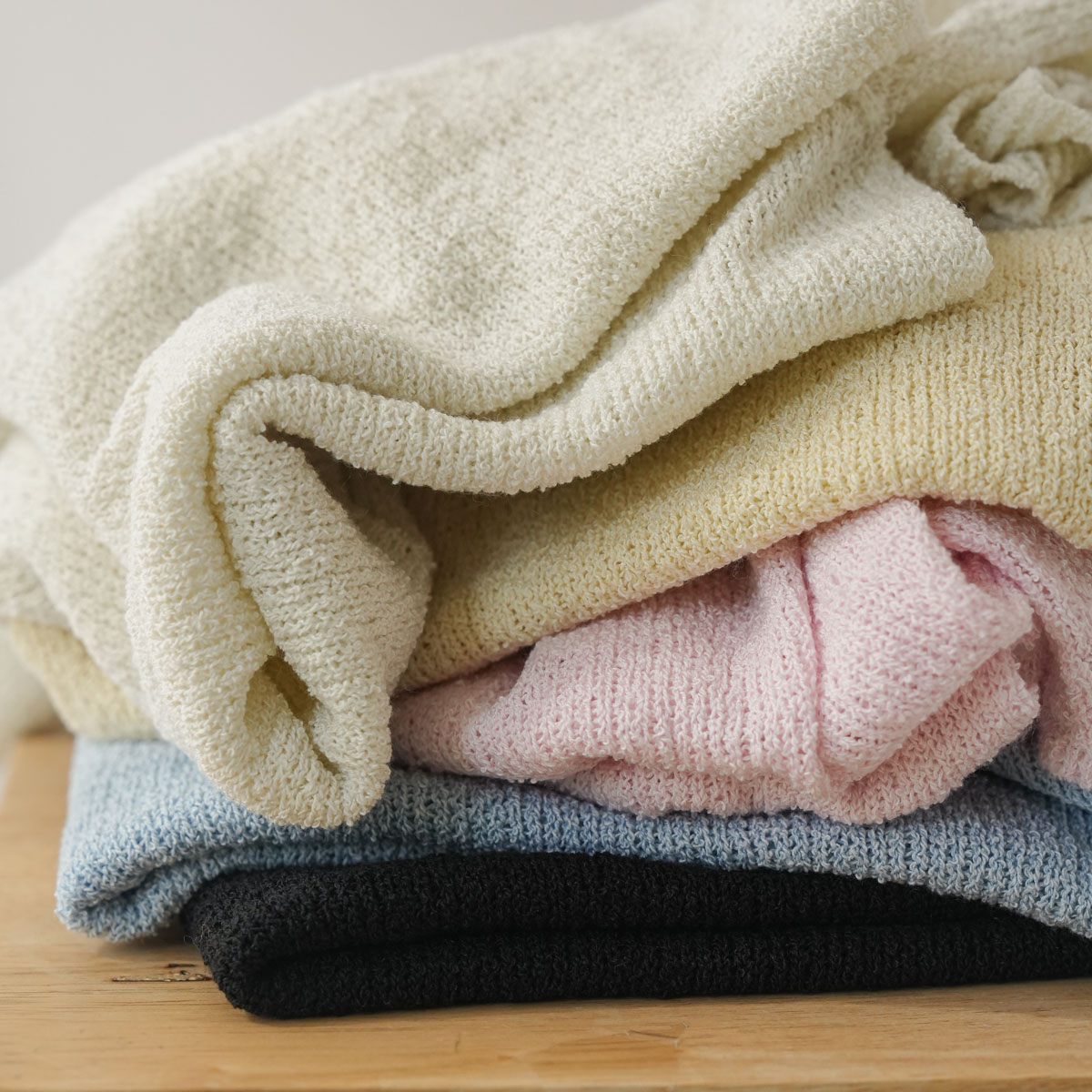 Wholegarment cotton V-neck knit