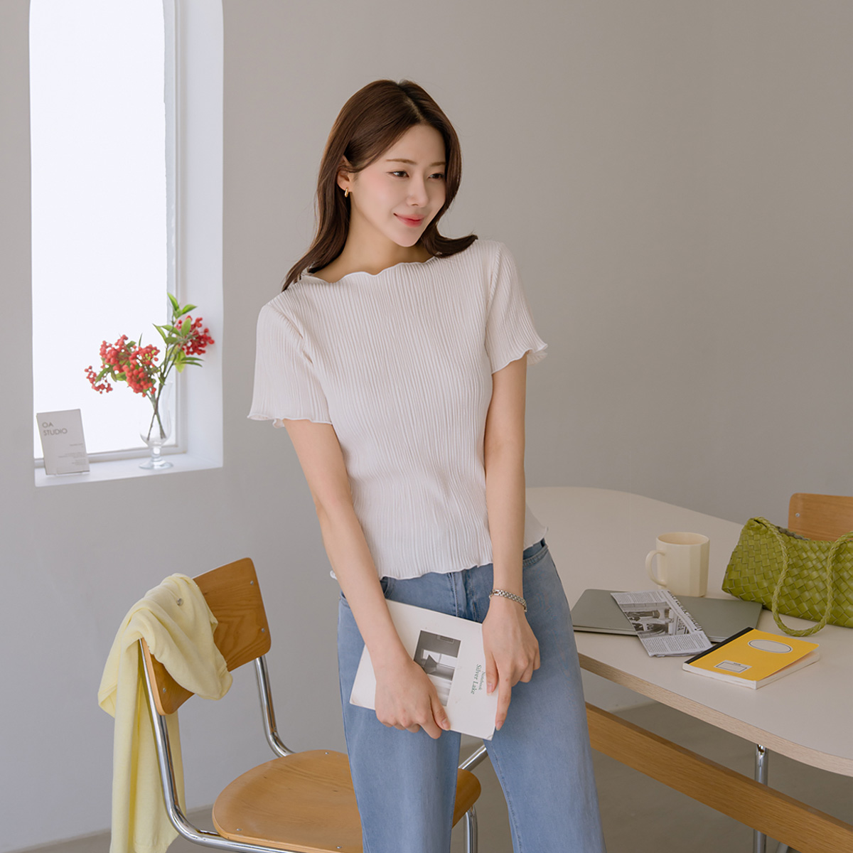 Wavy pleated tee