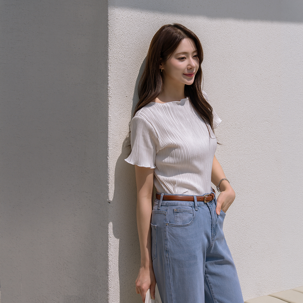 Wavy pleated tee