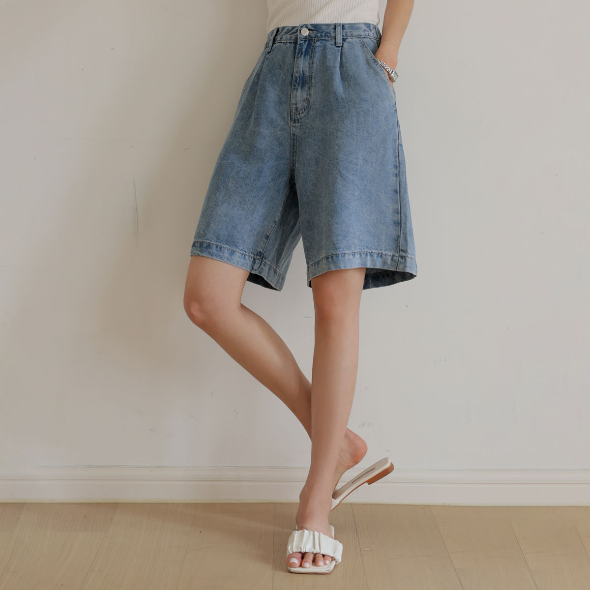 <b>[No. 1 Shorts🏆/S-2XL/3 Colors/Slim Fit 4-Length]</b> Cool Ultra-Light Pintuck Denim Shorts