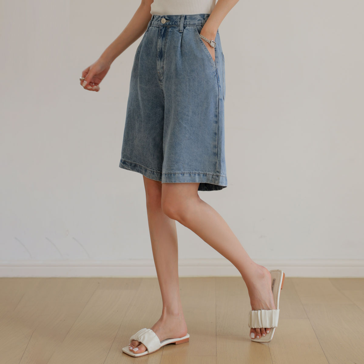 <b>[No. 1 Shorts🏆/S-2XL/3 Colors/Slim Fit 4-Length]</b> Cool Ultra-Light Pintuck Denim Shorts