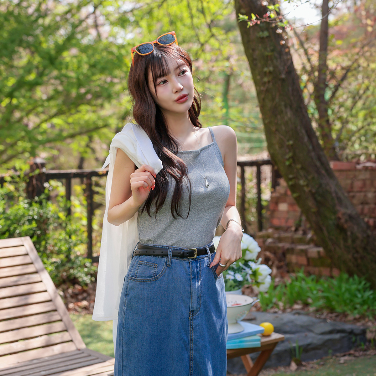 SquareNexpan strap tank top