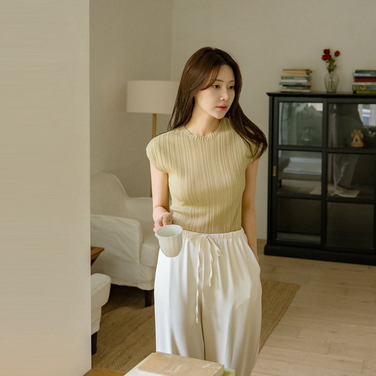 Linen Round Neck Pleated Sleeveless Top