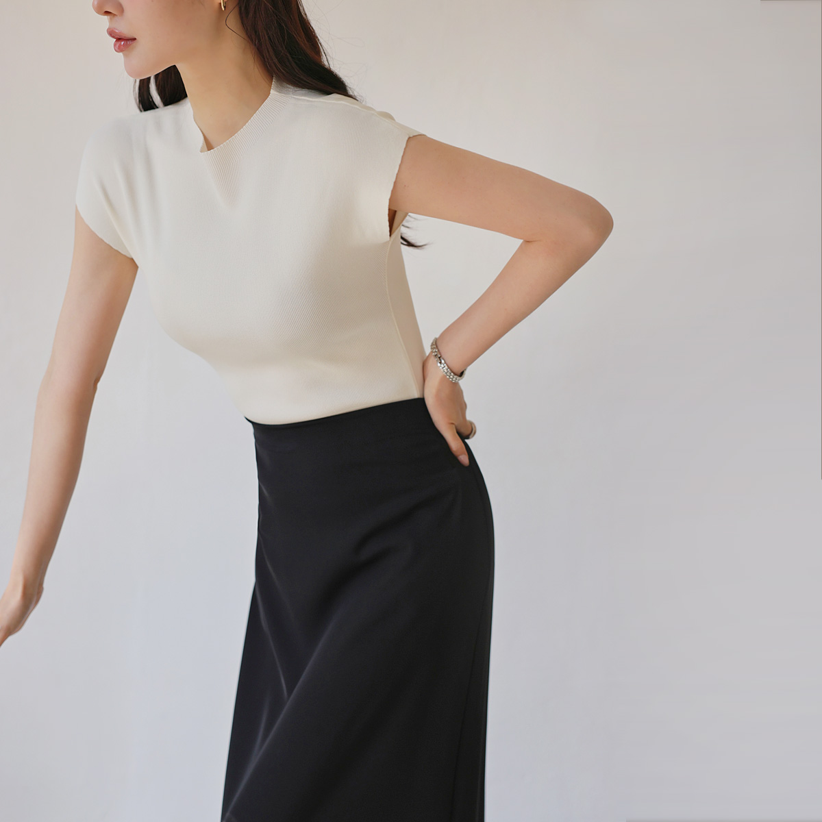 Oops, cool-down mock neck knit