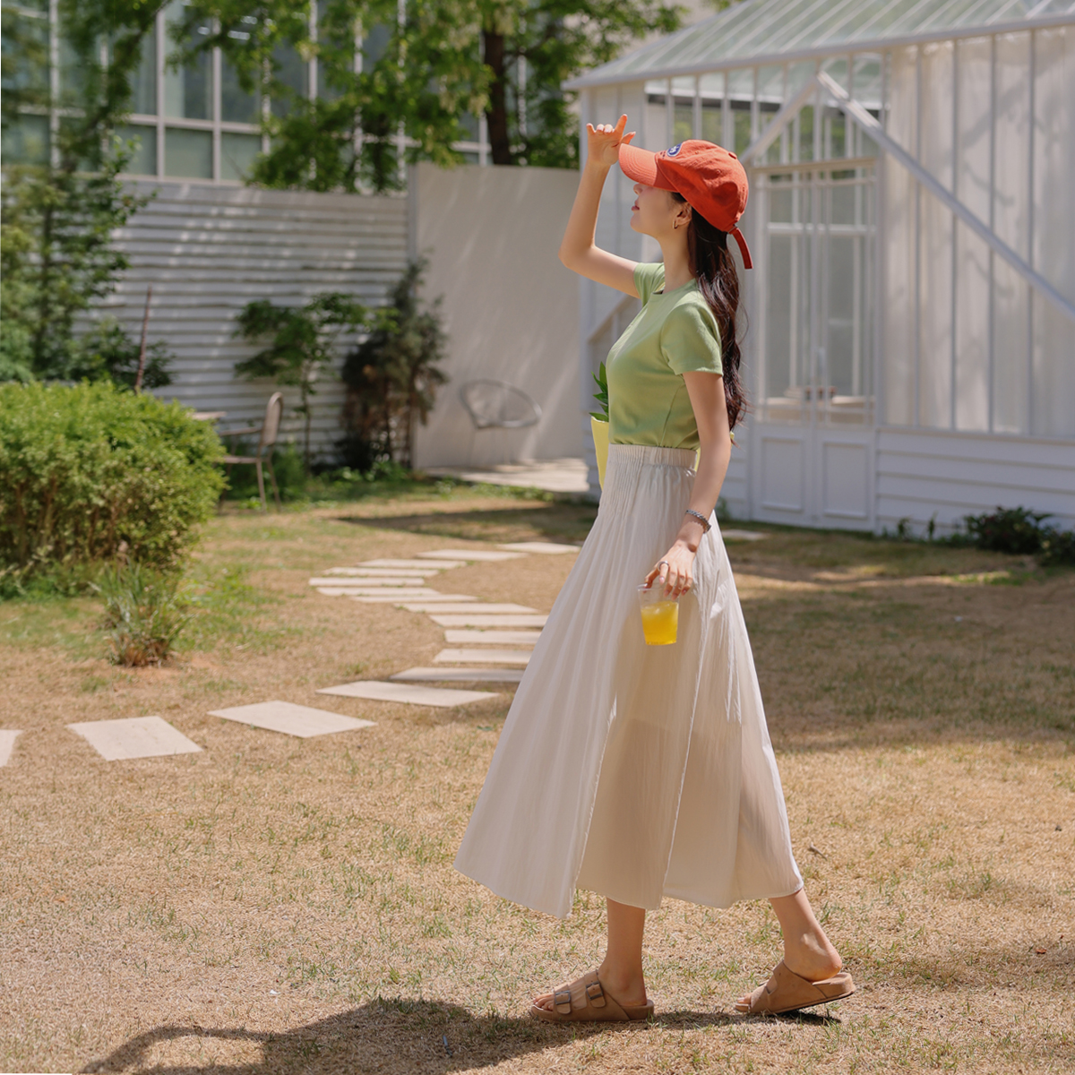 Fine pintuck banding flare skirt
