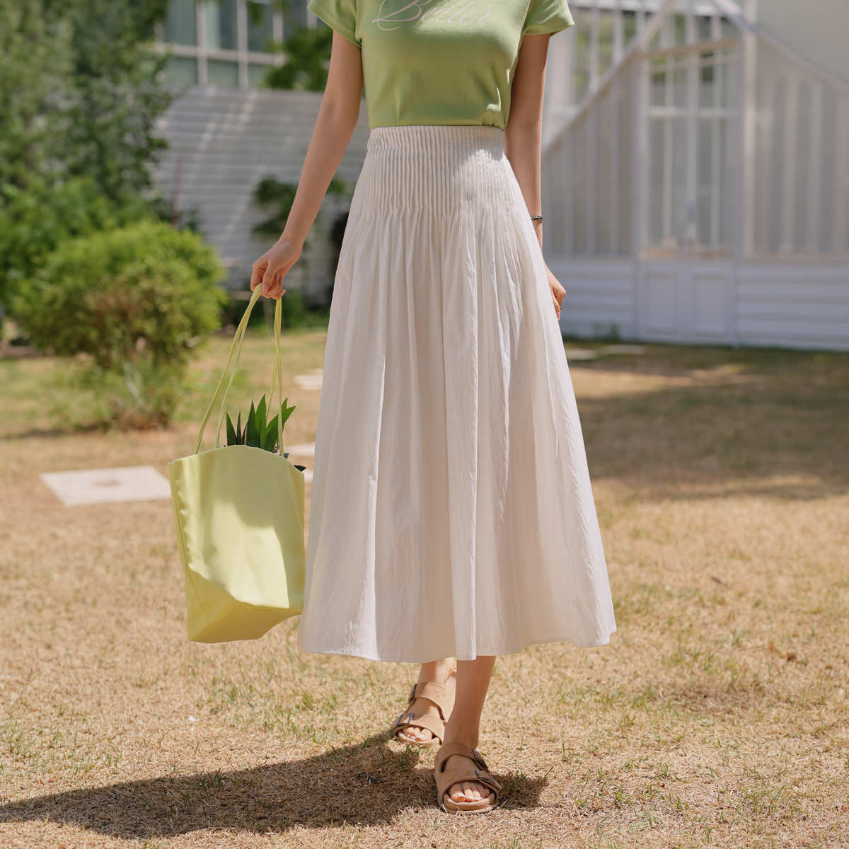 Fine pintuck banding flare skirt