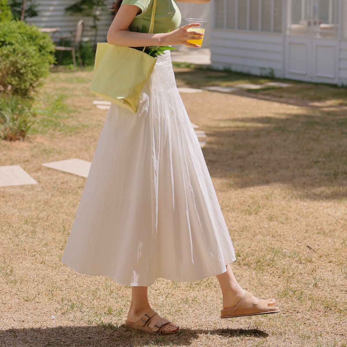 Fine pintuck banding flare skirt