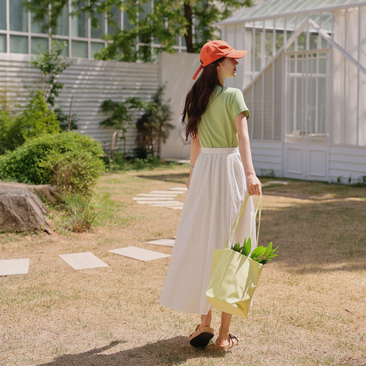 Fine pintuck banding flare skirt