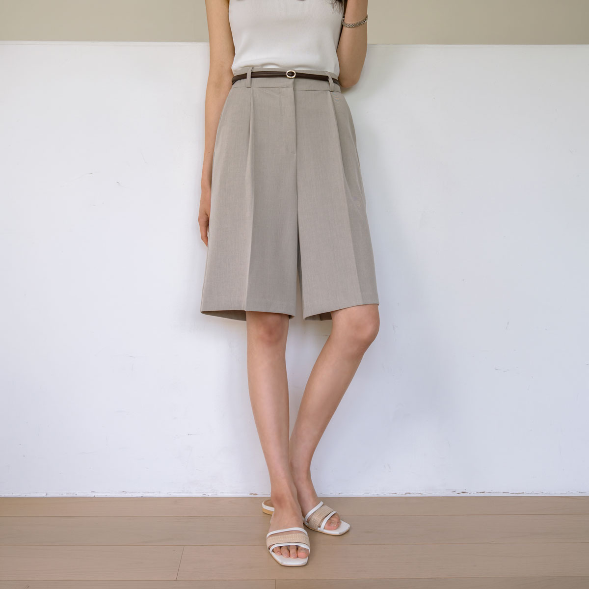 Wrinkle-free pintuck half-slacks