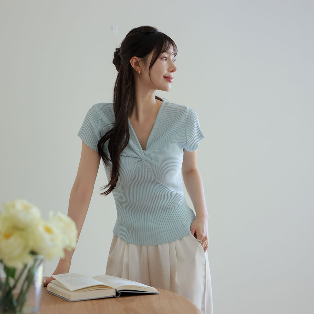 Delicate fit twisted ribbed knit